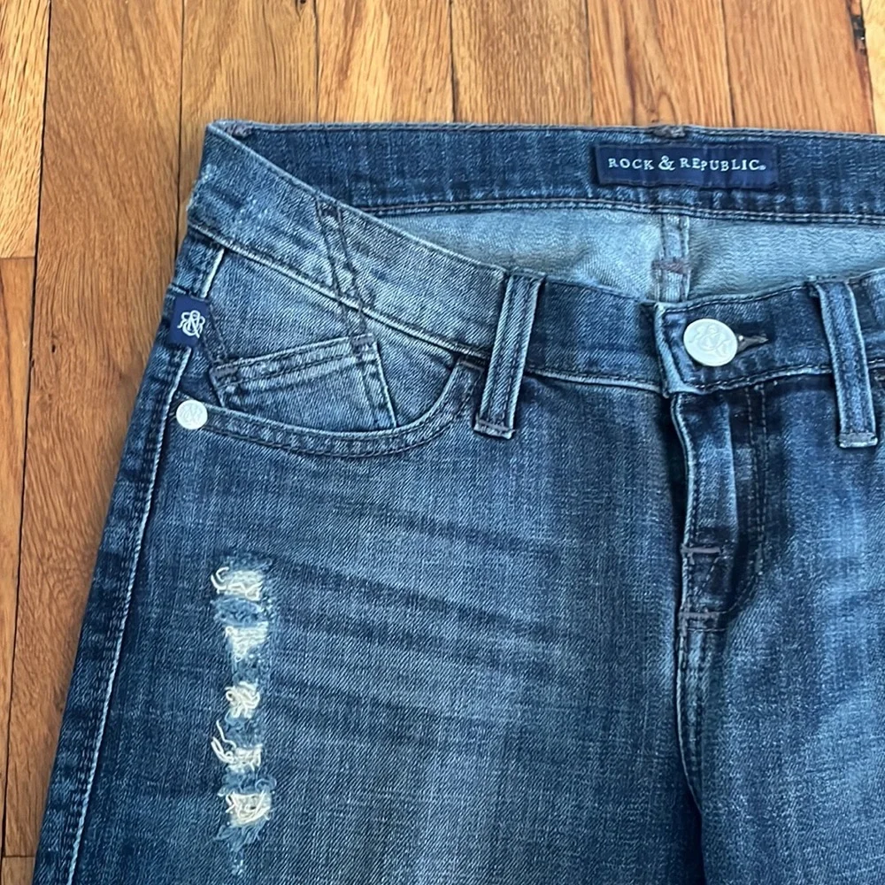 Rock and Republic crystal detail jeans. Medium wash straight leg slim jeans. - Picture 4 of 9